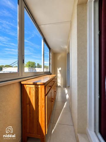 Appartement avec loggia 1er étage – 2 chambres, possibilité 3 – Ascenseur
