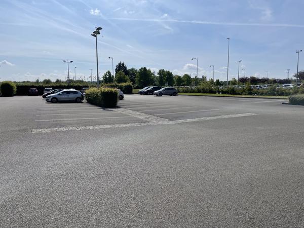 A LOUER BUREAUX DE 282 M2 À 337 M2 - LACROIX SAINT OUEN - PARC TERTIAIRE