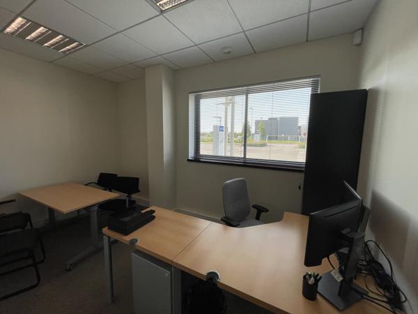A LOUER BUREAUX DE 282 M2 À 337 M2 - LACROIX SAINT OUEN - PARC TERTIAIRE