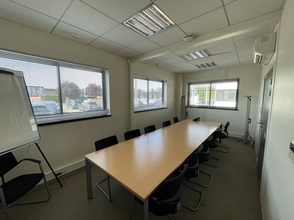 A LOUER BUREAUX DE 282 M2 À 337 M2 - LACROIX SAINT OUEN - PARC TERTIAIRE