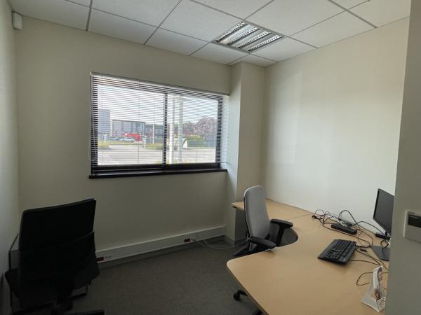 A LOUER BUREAUX DE 282 M2 À 337 M2 - LACROIX SAINT OUEN - PARC TERTIAIRE
