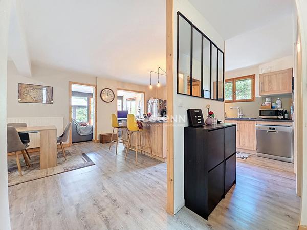 A VENDRE - ST. JEAN - Maison familiale 6 pieces, garage et jardin