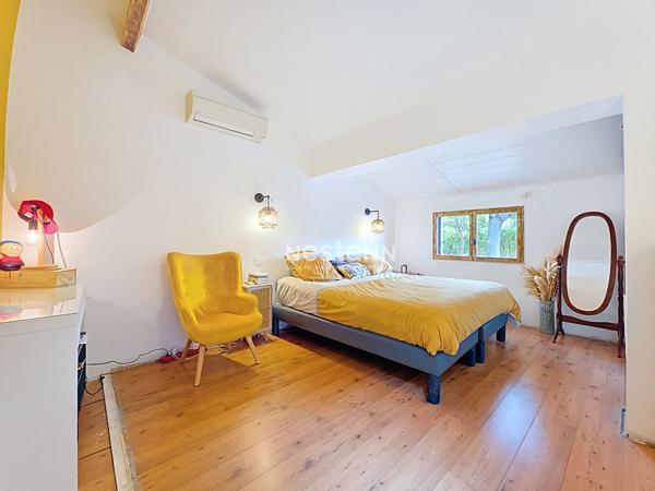 A VENDRE - ST. JEAN - Maison familiale 6 pieces, garage et jardin