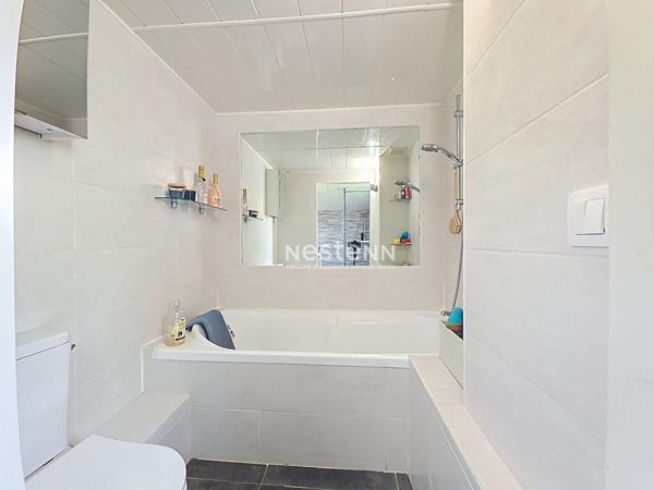 A VENDRE - ST. JEAN - Maison familiale 6 pieces, garage et jardin