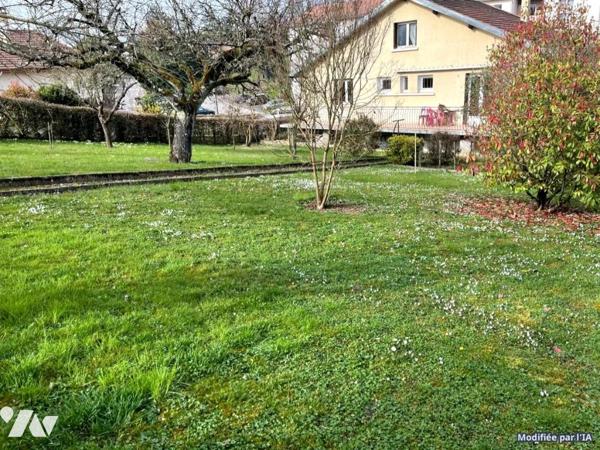 MEXIMIEUX - MAISON FAMILIALE SUR TERAIN 1044 M2