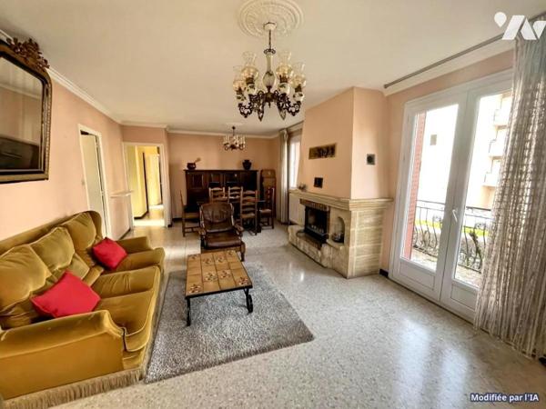 MEXIMIEUX - MAISON FAMILIALE SUR TERAIN 1044 M2