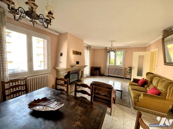 MEXIMIEUX - MAISON FAMILIALE SUR TERAIN 1044 M2
