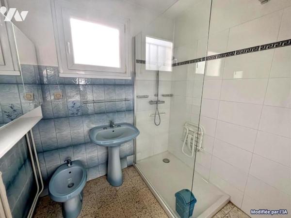 MEXIMIEUX - MAISON FAMILIALE SUR TERAIN 1044 M2