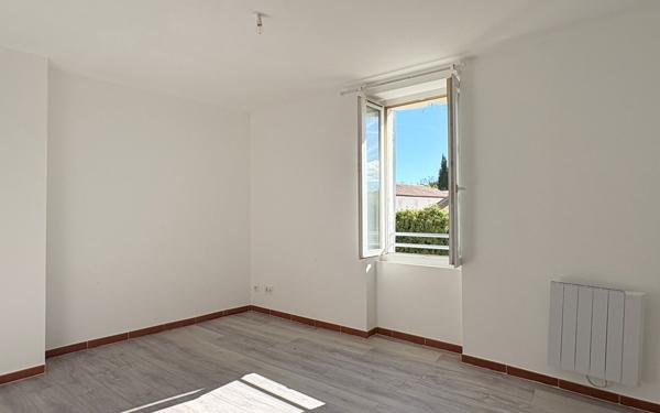 Appartement à vendre    3 pièces •  Mormoiron