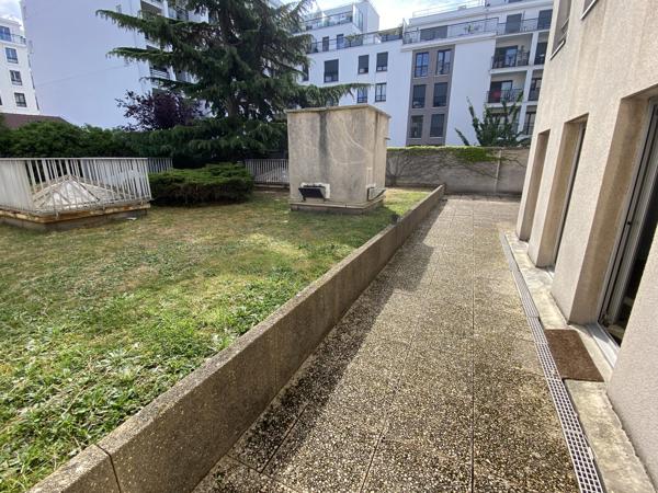 Bureaux à vendre à Suresnes modulables avec jardin paysager privatif