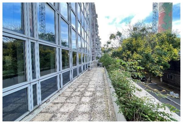 Bureaux à vendre à Suresnes modulables avec jardin paysager privatif