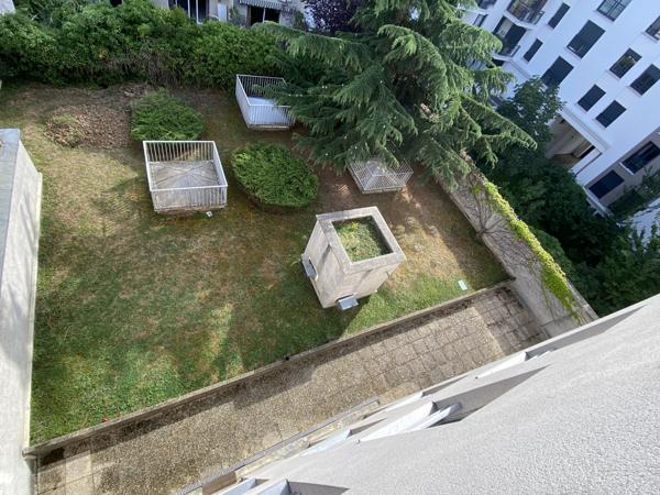 Bureaux à vendre à Suresnes modulables avec jardin paysager privatif
