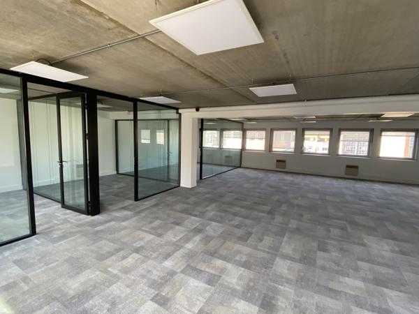 Bureaux à vendre à Suresnes modulables avec jardin paysager privatif