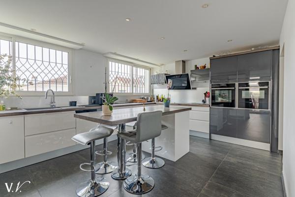 Maison à vendre 1 135 000 € Mérignac 8 p 298 m² DPE B