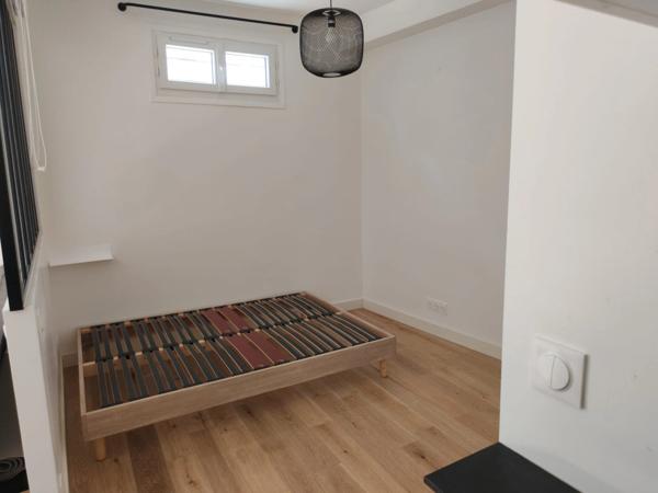 Paris 17ème Batignolles – 2 pièces rénové et meublé, au calme sur cour