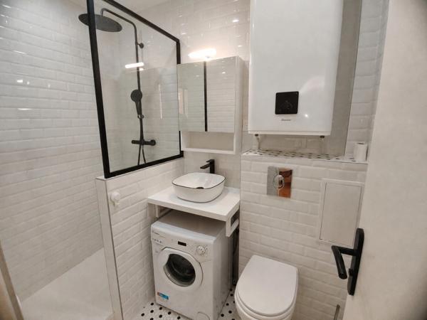 Paris 17ème Batignolles – 2 pièces rénové et meublé, au calme sur cour