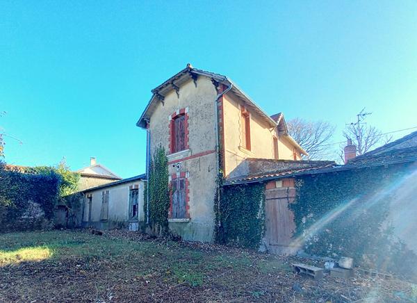 Maison bourgeoise à rénover à vendre au Loroux Bottereau - 10 pièces, 4 chambres
