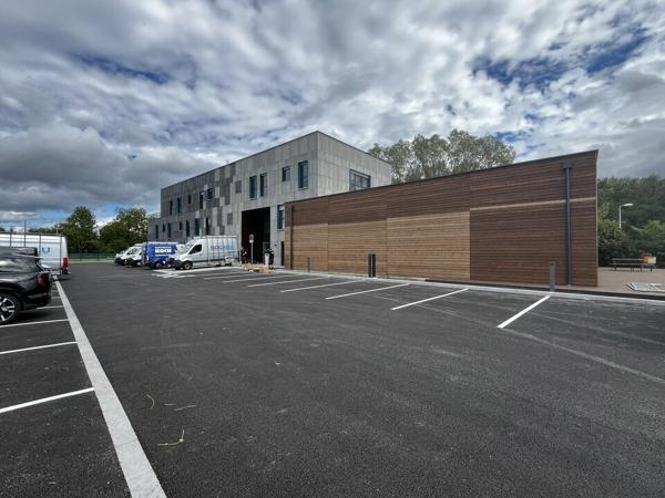 BUREAUX à VENDRE de 1370 m²