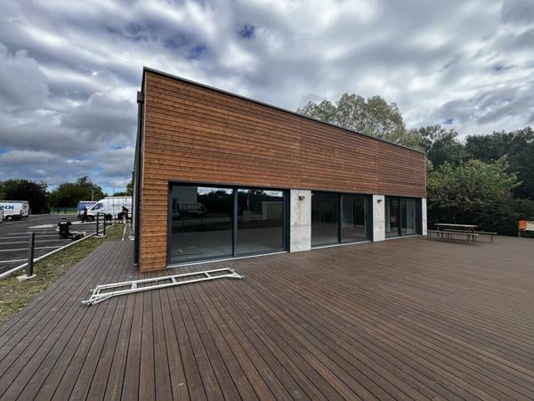 BUREAUX à VENDRE de 1370 m²