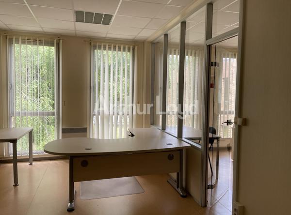 À LOUER - PLATEAUX DE BUREAUX AU COUR D'UNE ZONE INDUSTRIELLE DYNAMIQUE - DUNKERQUE