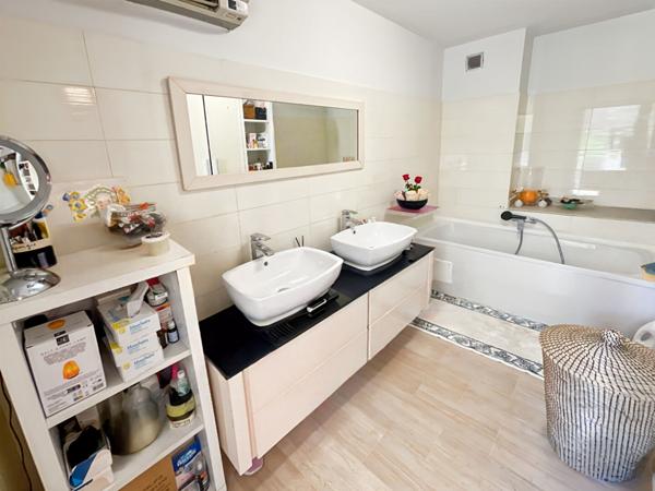 Au coeur de Cannes 5P avec terrasses