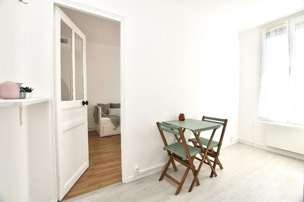 Appartement Une Pièce Avec Beaucoup De Charme Et De Lumière ! :) , Asnières-sur-seine