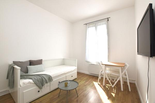 Appartement Une Pièce Avec Beaucoup De Charme Et De Lumière ! :) , Asnières-sur-seine