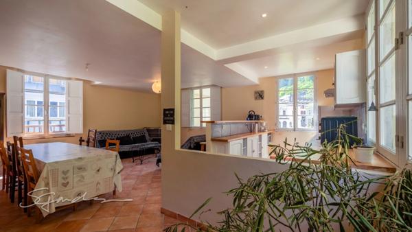 Dpt Pyrénées Atlantiques (64), à vendre EAUX BONNES appartement T3 de 83,2 m²