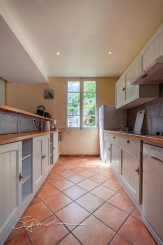 Dpt Pyrénées Atlantiques (64), à vendre EAUX BONNES appartement T3 de 83,2 m²