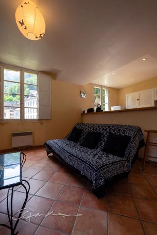 Dpt Pyrénées Atlantiques (64), à vendre EAUX BONNES appartement T3 de 83,2 m²