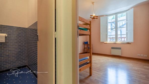 Dpt Pyrénées Atlantiques (64), à vendre EAUX BONNES appartement T3 de 83,2 m²