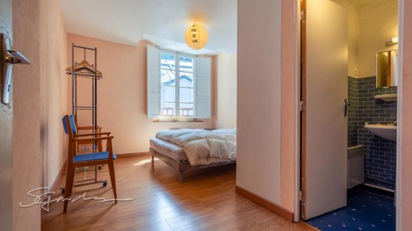 Dpt Pyrénées Atlantiques (64), à vendre EAUX BONNES appartement T3 de 83,2 m²