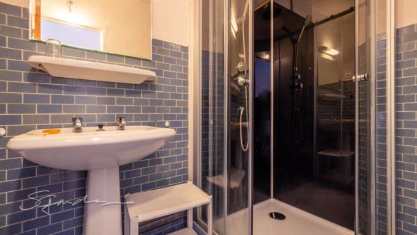 Dpt Pyrénées Atlantiques (64), à vendre EAUX BONNES appartement T3 de 83,2 m²