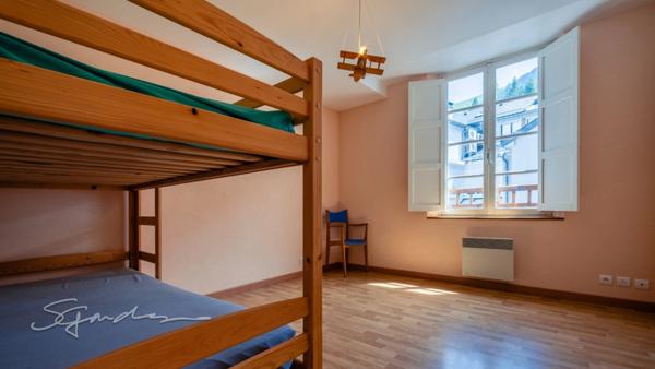 Dpt Pyrénées Atlantiques (64), à vendre EAUX BONNES appartement T3 de 83,2 m²