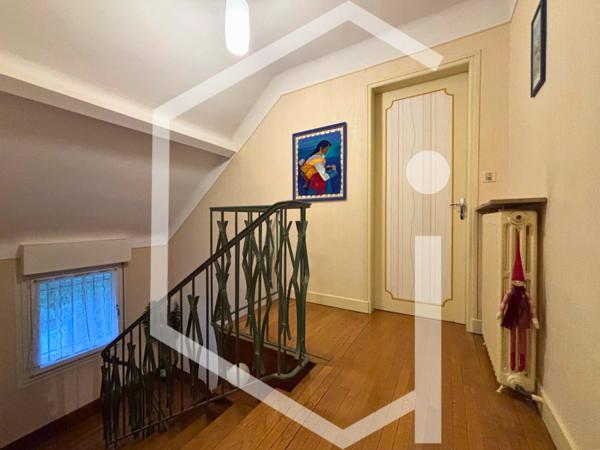 Maison 6 pièce(s) 5 chambre(s) 159 m²