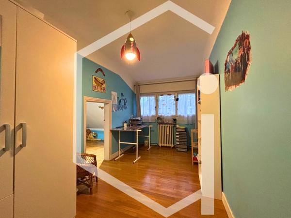 Maison 6 pièce(s) 5 chambre(s) 159 m²