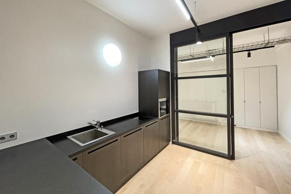 BUREAUX A VENDRE - ILE DE LA JATTE - METRO 1 - JARDIN