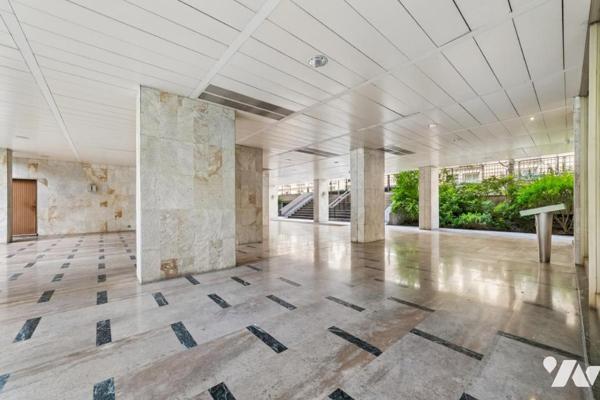 Passy-La Muette - Appartement au calme absolu sur jardins 