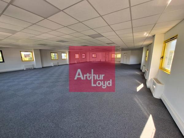AUBIERE LA PARDIEU A LOUER BUREAUX EN ETAGE 285M²