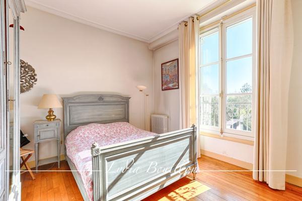 Maisons-Laffitte (78600) Maisons-Lafitte Propriété de 10 pièces avec parc et piscine