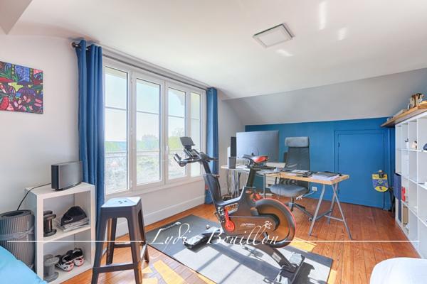 Maisons-Laffitte (78600) Maisons-Lafitte Propriété de 10 pièces avec parc et piscine