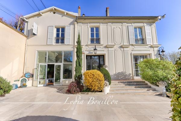 Maisons-Laffitte (78600) Maisons-Lafitte Propriété de 10 pièces avec parc et piscine