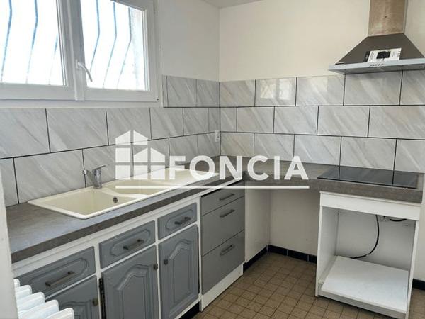 Location Maison 4 pièces 80 m² - 90 RUE DE LA FARANDOLE Six-fours 83140