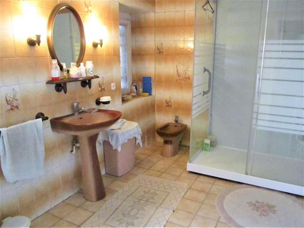 Immeuble de 430 m2 habitables composé de 4 appartements à Vesoul 70000  au prix de 197 900 Euros