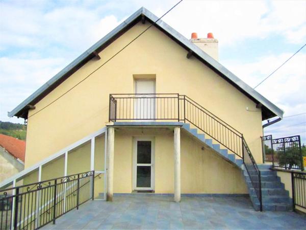 Immeuble de 430 m2 habitables composé de 4 appartements à Vesoul 70000  au prix de 197 900 Euros