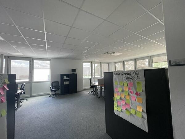BUREAUX DE 780m² A LOUER A CHAURAY PROCHE DE L'AVENUE DE PARIS ET DE LA ZONE MENDES FRANCE CHAURAY NIORT