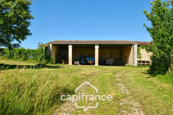 Propriété à vendre 14 pièces PAILLE (17) sur 4800m² de terrain avec nombreuses dépendances