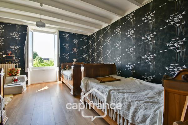 Propriété à vendre 14 pièces PAILLE (17) sur 4800m² de terrain avec nombreuses dépendances