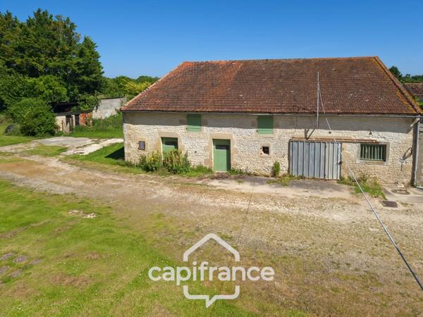 Propriété à vendre 14 pièces PAILLE (17) sur 4800m² de terrain avec nombreuses dépendances