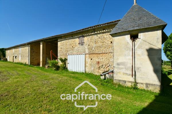 Propriété à vendre 14 pièces PAILLE (17) sur 4800m² de terrain avec nombreuses dépendances